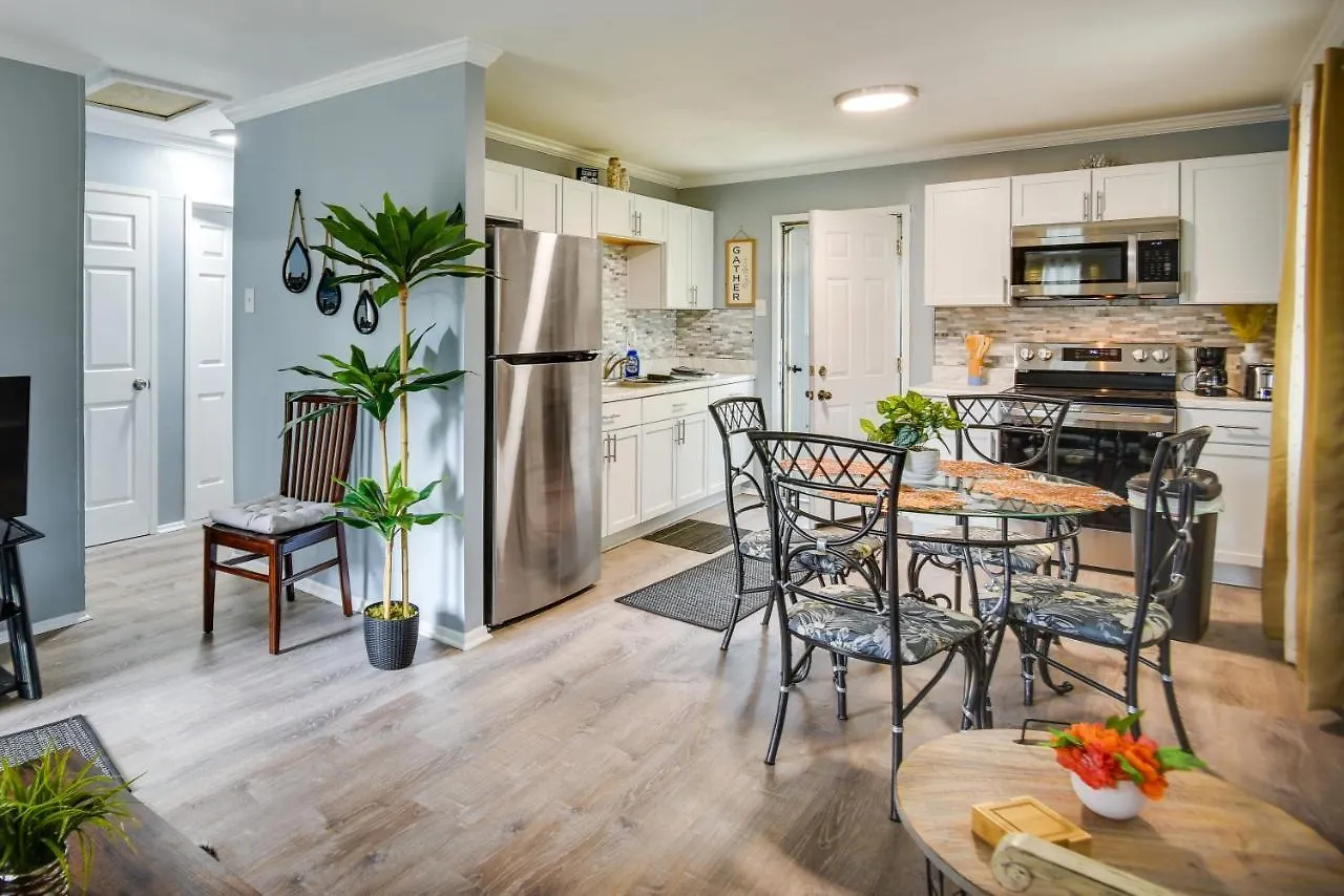 Hampton Vacation Rental Central Location, Patio Holiday home