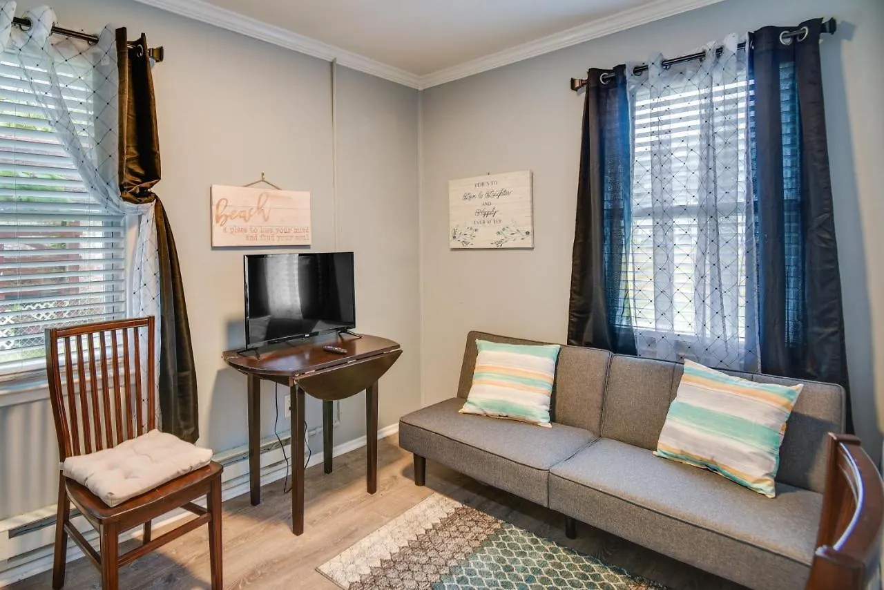 Hampton Vacation Rental Central Location, Patio 0*,