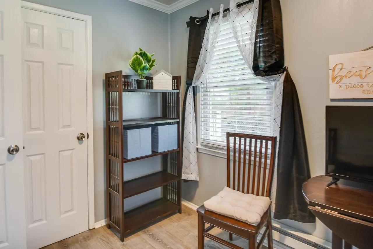Holiday home Hampton Vacation Rental Central Location, Patio