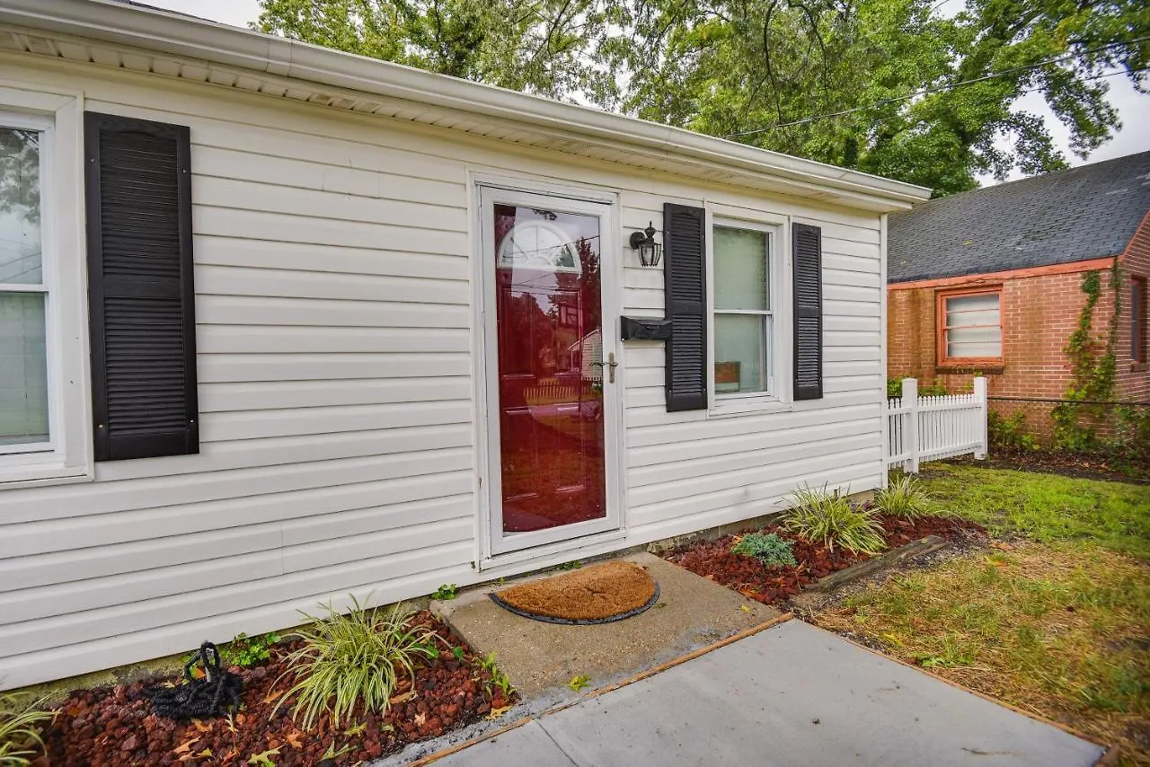 Hampton Vacation Rental Central Location, Patio 0*,