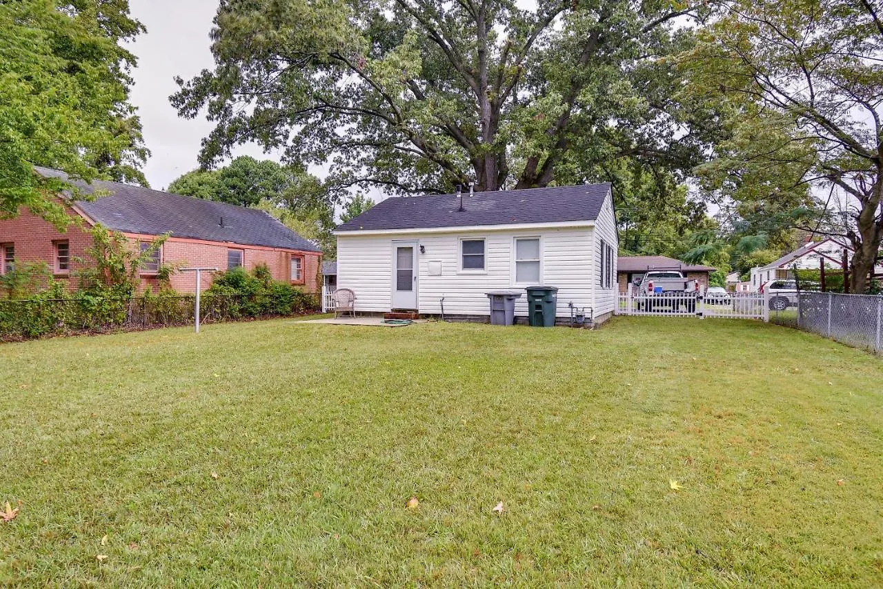 Hampton Vacation Rental Central Location, Patio