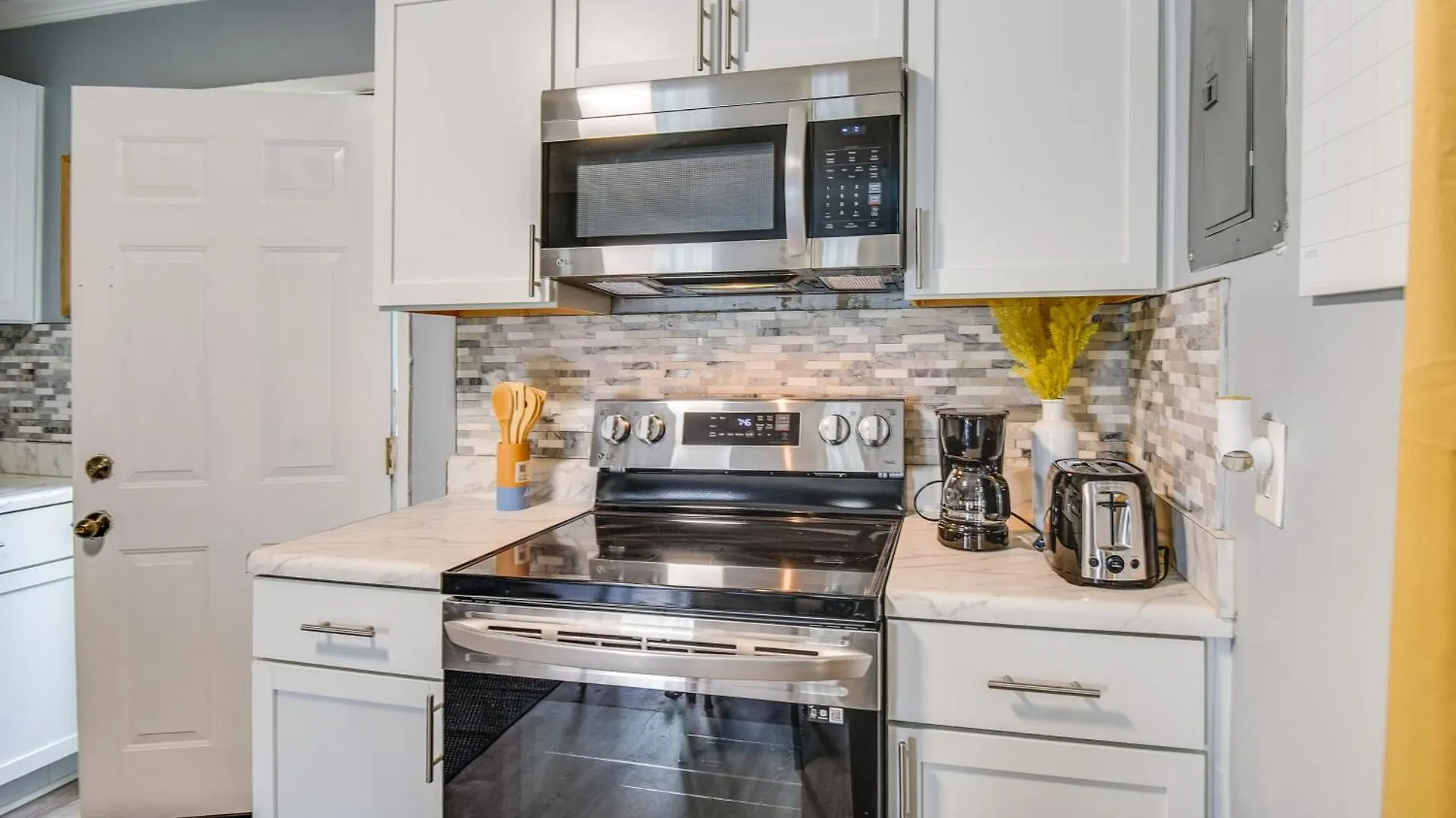 Hampton Vacation Rental Central Location, Patio Holiday home