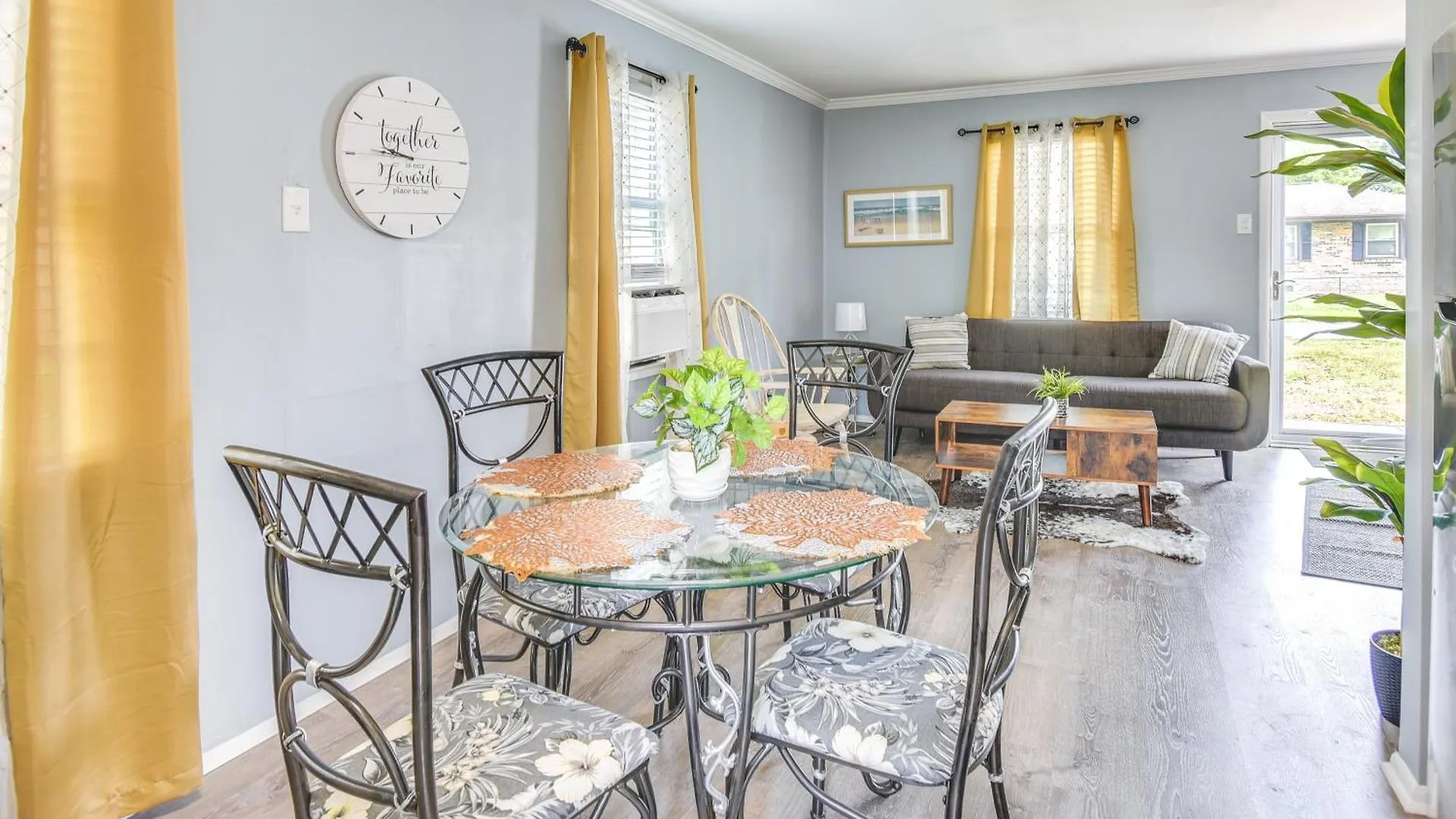 Hampton Vacation Rental Central Location, Patio